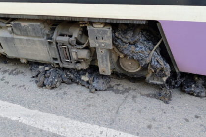 foto cum arata sinele de tramvai la timisoara unde au fost peste 60 de grade la nivelul solului pune in pericol circulatia 6a42da78a5040