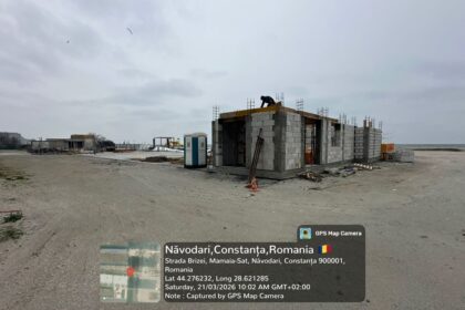 foto ministrul mediului despre teava de pe plaja din navodari era ilegala si ducea la o cherhana ce ar avea toate caracteristicile unei constructii ilegale pe plaja 6a3bc62ca9a14