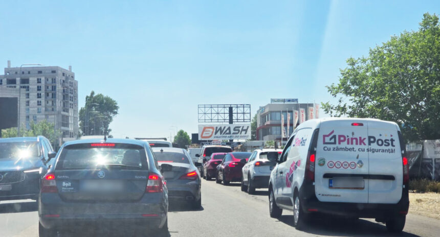 foto trafic de cosmar in plina canicula bara la bara pe bulevardul aurel vlaicu catre i c bratianu 6a3e5b7075935