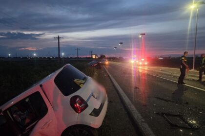 foto tragedie un sofer a murit dupa ce a patruns pe contrasens si s a izbit frontal de o alta masina un copil de 3 ani transportat la spital 6a2083a8c5e09