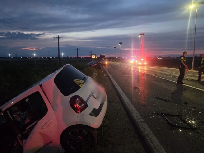 foto tragedie un sofer a murit dupa ce a patruns pe contrasens si s a izbit frontal de o alta masina un copil de 3 ani transportat la spital 6a2083a8c5e09