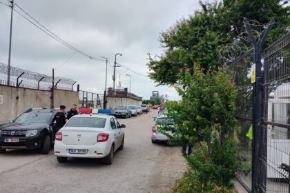 foto video alerta in portul constanta ambarcatiune tip drona gasita aproape de mal 6a227069dbf55