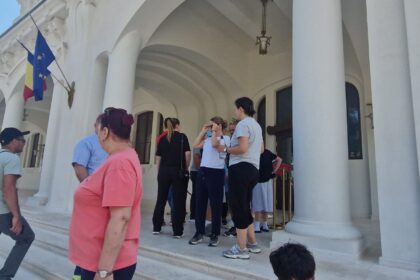 foto video faleza din constanta plina de 1 iunie si in minivacanta de rusalii cozi la cazino 6a1d4a0f5a817