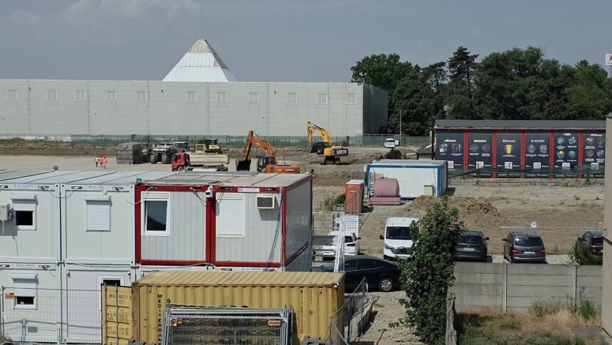 foto video fratii paval sunt tanc construiesc un magazin dedeman chiar sub nasul hornbach cu mcdrive in incinta investitiei 6a3c4fdb8cbf6