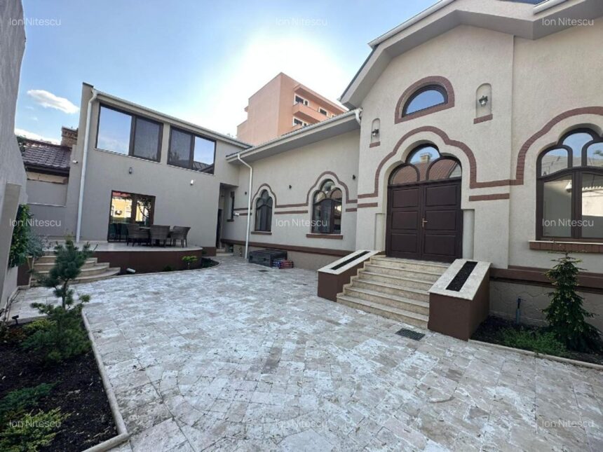 galerie foto doua cladiri istorice din centrul constantei scoase la vanzare pentru 25 milioane de euro 6a3914fac4311