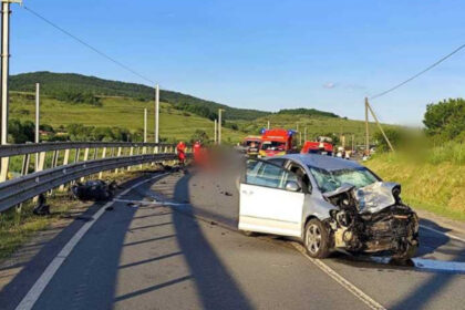 grav accident rutier pe dn1f in judetul cluj unde o motocicleta a intrat in coliziune cu un autoturism 6a25b9d7ce4e4