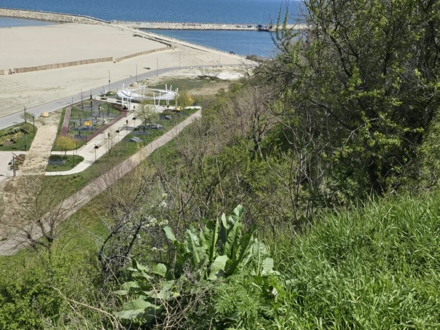 grecul improprietarit de mazare cu o bucata din faleza orasului a pierdut si apelul in procesul cu abadl 6a3db66eb48ee