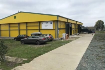 hala in care a functionat singura unitate de procesare a molustelor din tara localizata in 23 august scoasa la licitatie 6a29d3d05cbe0