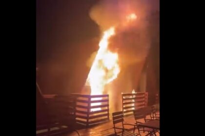 incendiu la o terasa in mamaia un politist si un jandarm au intervenit si au scos 8 butelii care puteau exploda in orice moment 6a3cbfe502ef0