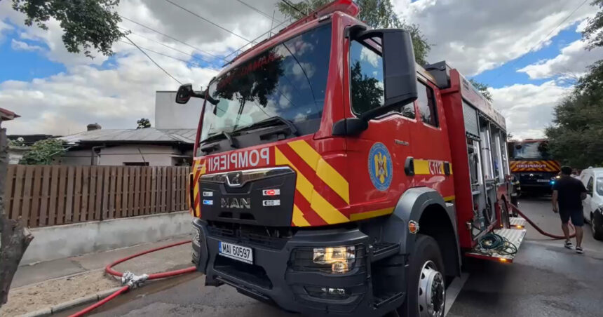 incendiu puternic la un depozit de fier vechi din sighisoara pompierii intervin cu mai multe autospeciale 6a258fbbd8143