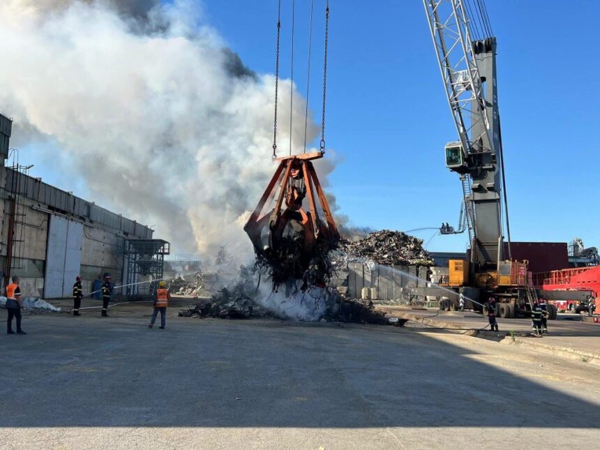 incendiul din portul constanta sud agigea a fost stins dupa circa 9 ore au ars 2000 de tone de deseuri 6a4122364c69d