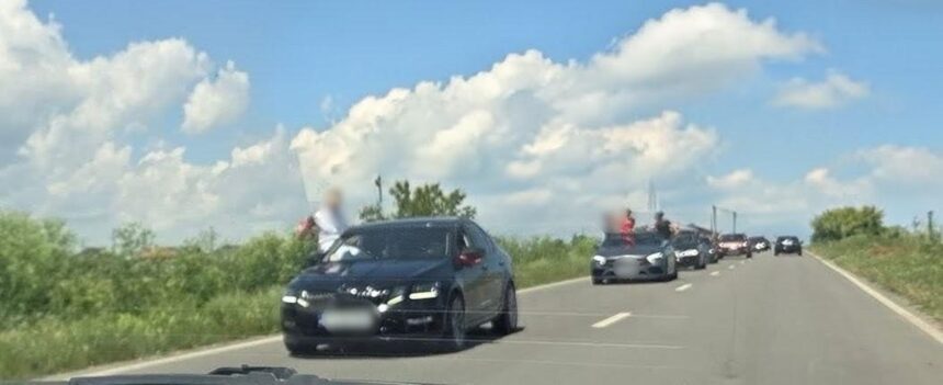 inconstienta mai multi absolventi de clasa a xii a din mangalia prinsi iesiti pe jumatate pe geamurile unor masini in mers pe dn 39 6a21095806dab