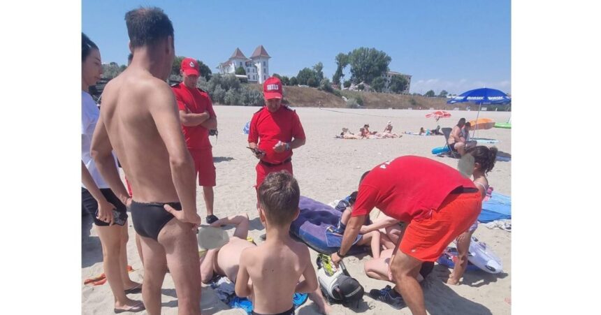 interventie rapida unui turist francez de 71 de ani i s a facut rau in timp ce se afla pe plaja din eforie 6a37a075469bd