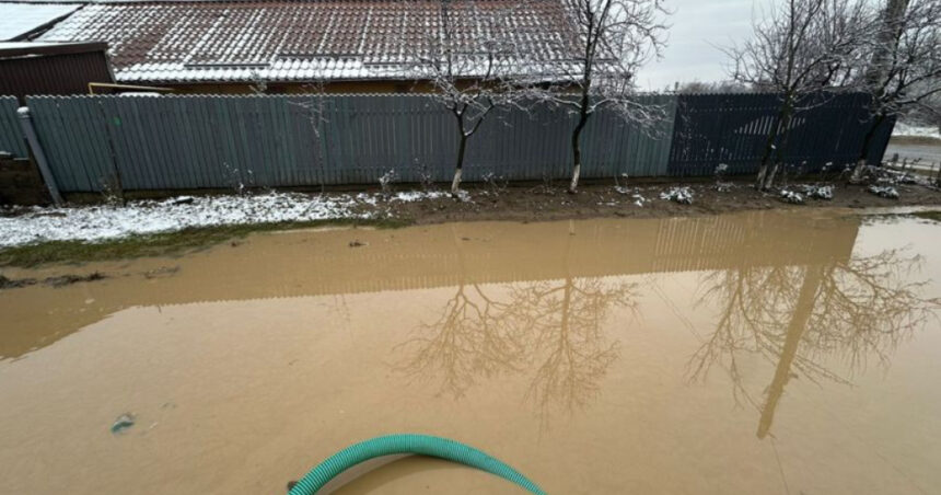 inundatii in bacau si vrancea pompierii au intervenit in mai multe localitati afectate de ploile torentiale 6a244fb52621f
