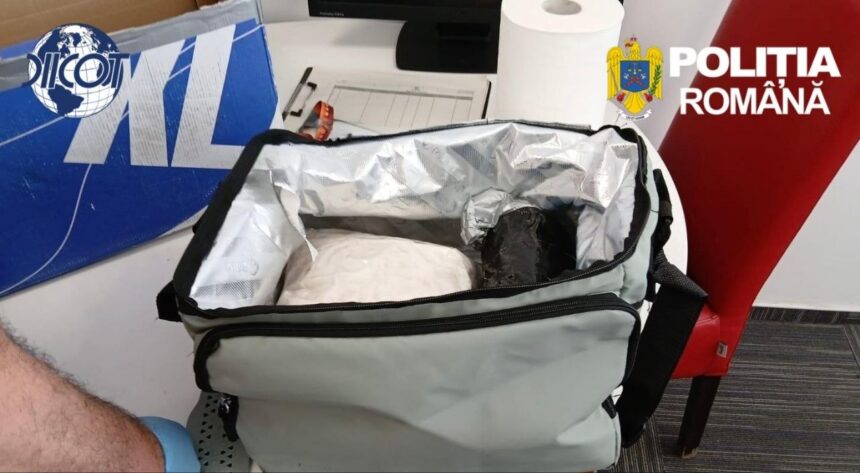 kilograme de cristal direct din olanda barbati prinsi cu sacul plin de droguri chiar in fata societatii de curierat 6a39580278f6b