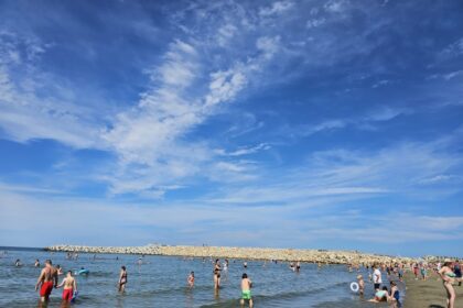 la o luna de la inceputul sezonului incepe verificarea marii pentru siguranta turistilor 6a3bb8084f9ab