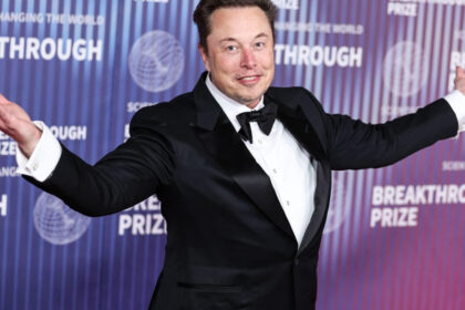 listarea la bursa a spacex il va face pe elon musk mai bogat decat aproape jumatate din populatia lumii la un loc 6a2a61aac3aaa