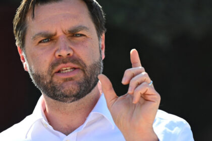 londra il contrazice pe jd vance vicepresedintele sua sunat dupa declaratiile privind imigratia si violentele din marea britanie 6a257a96f08ce