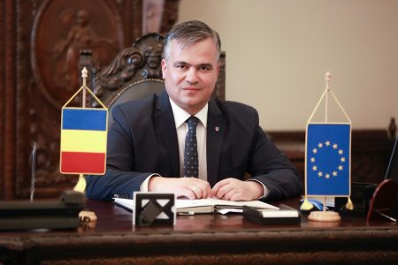 oficial presedintele nicusor dan a semnat decretul privind desemnarea lui adrian vestea ca premier 6a2ecf7f61106