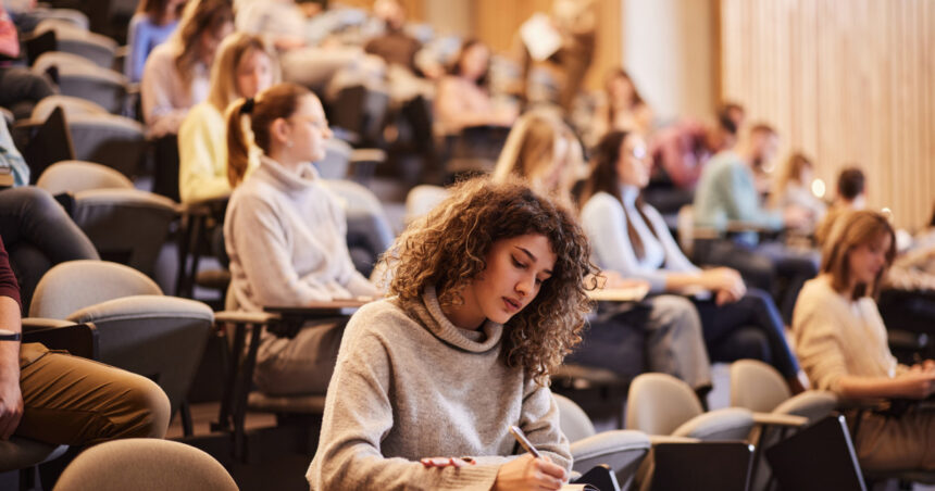 organizatiile studentesti cer interzicerea politicienilor la conducerea universitatilor pot fi instrumente de recrutare 6a1ee68e6f620