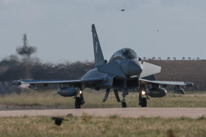 patru avioane eurofighter typhoon ale fortelor aeriene italiene au aterizat la baza mihail kogalniceanu au sosit si 180 de militari 6a2062566b5bc