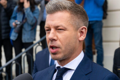 peter magyar numeste un critic al lui viktor orban la conducerea serviciilor de informatii 6a32715810878