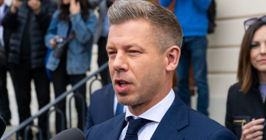 peter magyar numeste un critic al lui viktor orban la conducerea serviciilor de informatii 6a32715810878