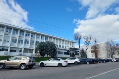 radu construct alpin continua seria contractelor cu primaria mangalia aproape 50 000 de lei pentru intretinerea lacului 2 6a2f354918a0e