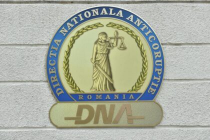 seful armatei romane pus sub acuzare de dna ar fi ajutat trei persoane sa studieze la locurile fara taxa pentru a fi angajate direct in armata 6a1e9b103525e