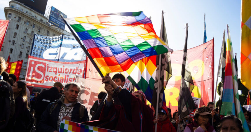 stare de urgenta in bolivia dupa saptamani de blocaje presedintele rodrigo paz trimite armata pe strazi 6a3642a13ca7a