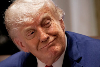 trump isi pune chipul pe noul pasaport american bun venit dar purtati va bine decizie fara precedent in istoria sua 6a3f6f331f7d7