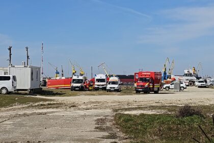 trupul unuia dintre marinarii disparuti in urma scufundarii remorcherului astana recuperat in urma operatiunilor de ranfluare 6a328fc13b45a