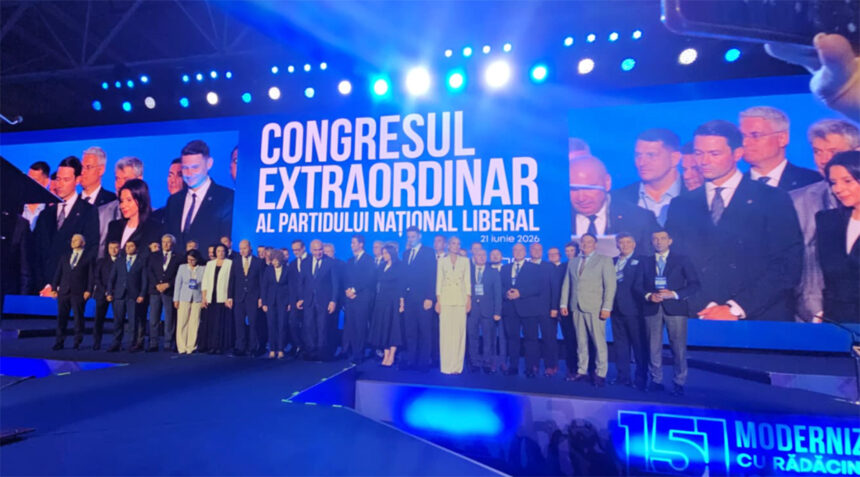 video florin mitroi presedintele cjc a urcat alaturi de echipa ilie bolojan pe scena congresului pnl 6a37c72084f3b