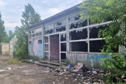 video foto noi reclamatii ale constantenilor cladirea abandonata de pe aurel vlaicu in continuare focar de infectie 6a2008845070b