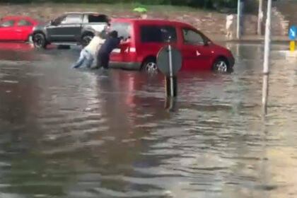 video furtunile au facut ravagii in mai multe localitati din tara strazi inundate in craiova si zeci de masini au ramas blocate in apa 6a3a220b64c19