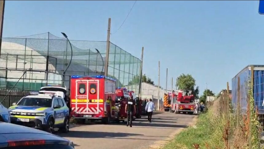 video incendiu la o cladire cu terasa din lemn din constanta copii si adulti aflati la o petrecere au fost evacuati 6a37c37de825b