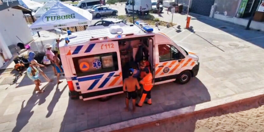 video interventie urgenta la eforie o femeie si a dislocat cotul in timp ce statea pe sezlong salvamarii au intervenit rapid 6a3d5a93964c1