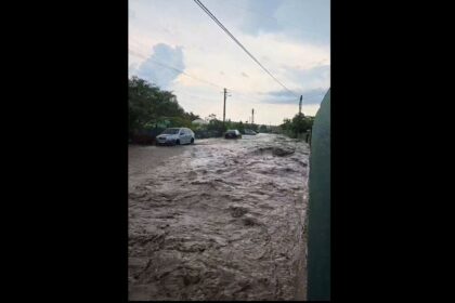 video inundatii in lipnita adevarata viitura pe strazi din localitate 6a24355d73645