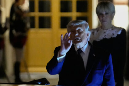 video momentul in care donald trump a semnat memorandumul de intelegere cu iranul in timpul cinei de la la versailles 6a338a8ad6021