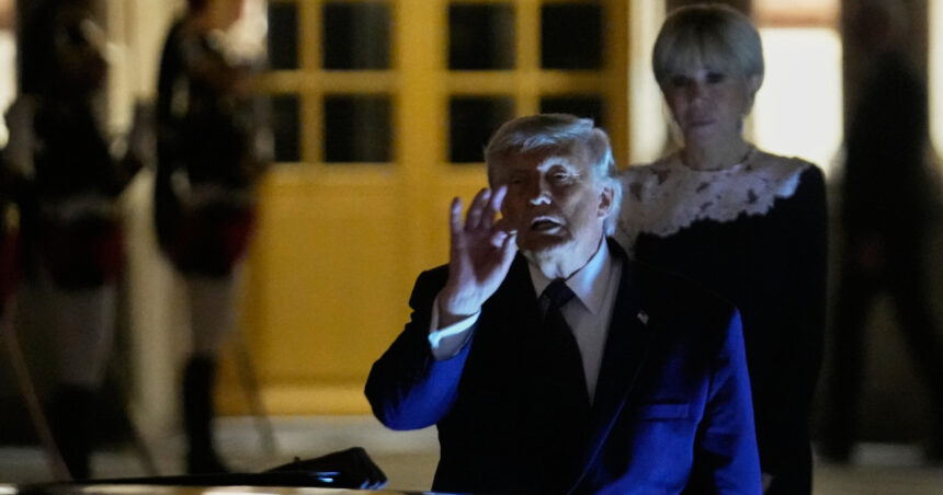 video momentul in care donald trump a semnat memorandumul de intelegere cu iranul in timpul cinei de la la versailles 6a338a8ad6021