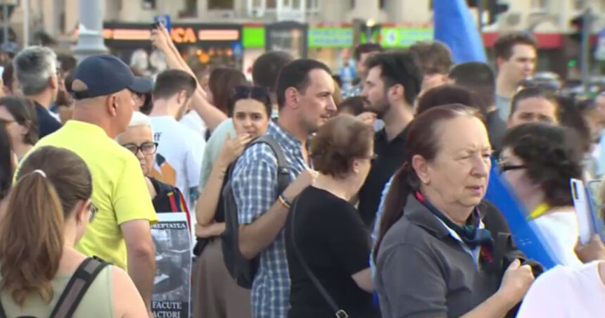 video protest in piata victoriei romania e sub asediu cand sistemul se lupta sa nu se schimbe nimic este timpul sa iesim in strada 6a35884c0dff7