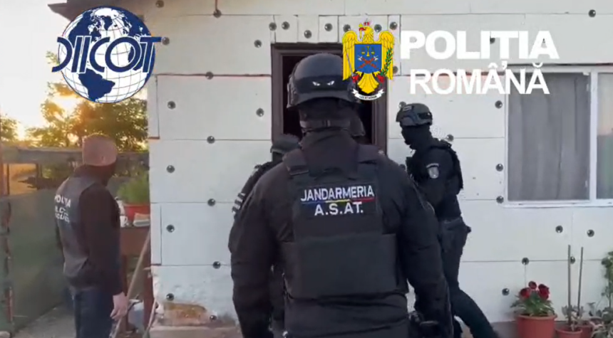 video retea de trafic de droguri destructurata la constanta trei persoane au fost retinute peste 400 de grame de droguri si 22 000 de lei descoperite 6a3d376bee3b9