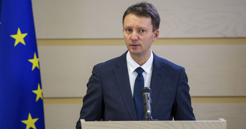 video siegfried muresan atac la sorin grindeanu va fi intotdeauna premierul oug 13 incapabil sa castige increderea pentru romania 6a4223a47bf18