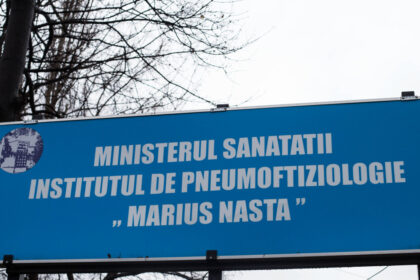 video temperaturi greu de suportat in saloanele de pediatrie de la marius nasta aparatele vechi de aer conditionat nu fac fata caniculei 6a42353a4b1c2