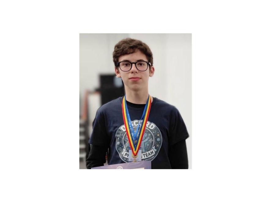 vlad andrei bautu de la colegiul national mircea cel batran a obtinut medalie de argint la balcaniada de fizica din turcia 6a43d5e8e7b9f