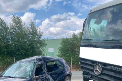 accident in judetul tulcea intre o betoniera si un autoturism 6a64d26be7beb