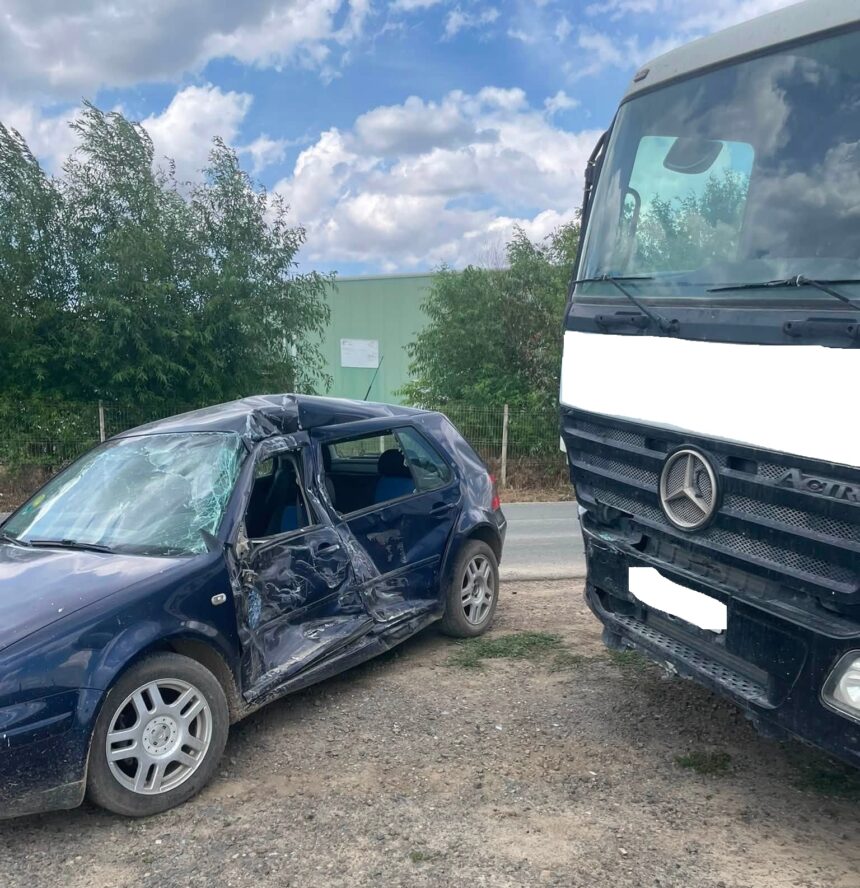 accident in judetul tulcea intre o betoniera si un autoturism 6a64d26be7beb