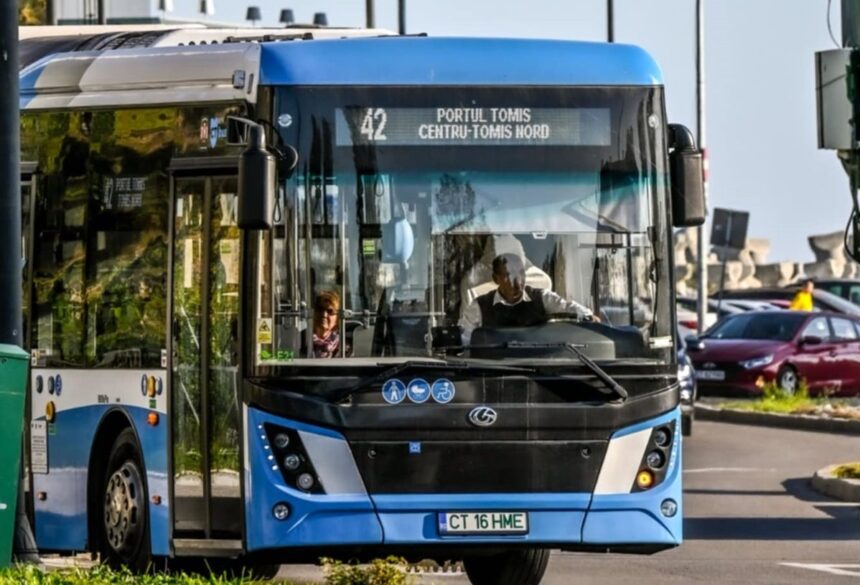 atentie calatori modificari la liniile de autobuz 42 44 51 si 101 din cauza unor lucrari intre poarta 1 si poarta 2 vezi aici anuntul ct bus 6a61f3b17895a