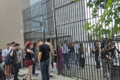 emotii mari pentru parinti si absolventii de liceu astazi are loc proba la alegere din cadrul examenului de bac 2026 6a45fde100a66
