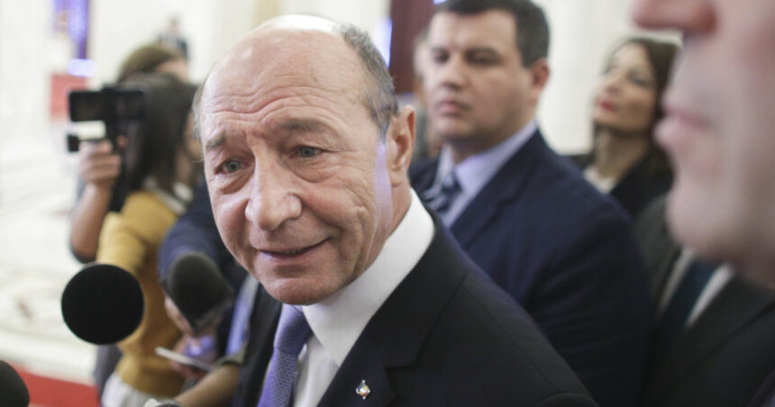 exclusiv basescu ii critica pe liderii politici care au negociat in secret cu aur se duc cu scufita in mana si spun nenea simion te rugam 6a6222dad86a4